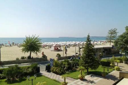 Bellevue - All Inclusive & Beach Access - 24