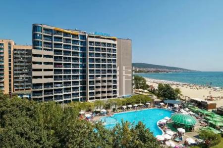 Bellevue - All Inclusive & Beach Access - 38