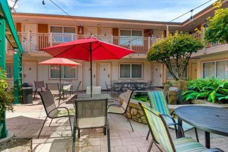 Econo Lodge Inn & Suites - North Vancouver - 21