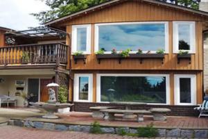 Mountain Bed & Breakfast, North Vancouver