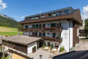 Hotel Strobl, Sesto