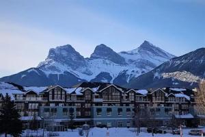 Sunset Mountain Inn, Canmore