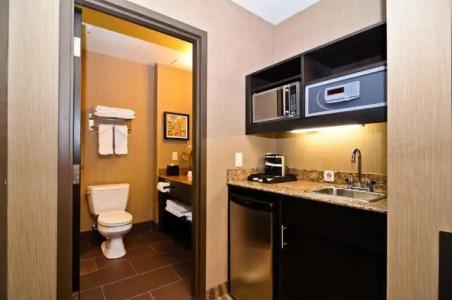 Best Western Premier Freeport Inn Calgary Airport - 76