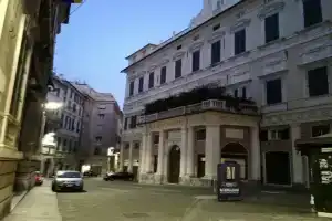 Hotel Cairoli, Genoa