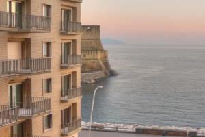 B&B Platamon, Naples