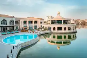 Copthorne Lakeview Hotel Dubai, Green Community, Dubai