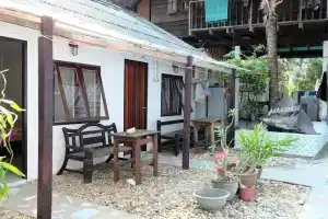 Miss Hong House, Samet Island