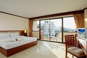 Bauman Ville Hotel, Patong