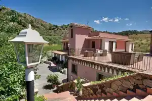 La Casa delle Monache Country Resort, Motta Camastra