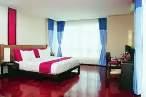 Pattaya Discovery Beach Hotel - SHA Extra Plus, Pattaya