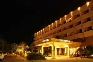 Babaylon Hotel, Cesme