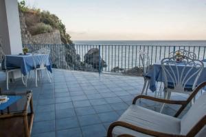 Hotel Rocce Azzurre, Lipari Town