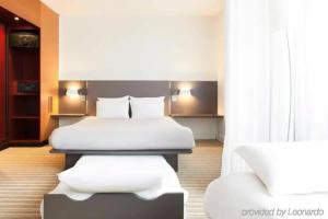 Novotel Suites Paris Montreuil Vincennes, Paris