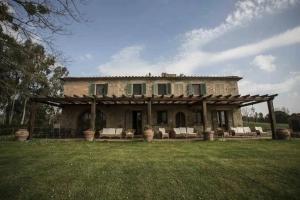 Farm Stay «Agriturismo Tenuta Serravalle», Peccioli