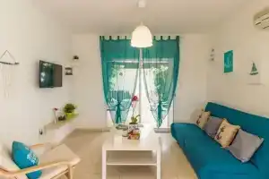 Guest House «Meneou Semi-Detached Beach House», Meneou