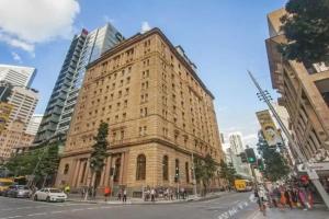 MacArthur Chambers, Brisbane