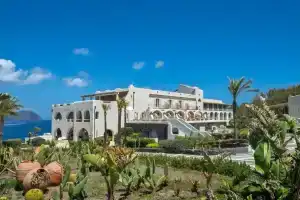 Therasia Resort Sea and SPA, Vulcano Porto