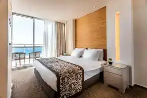 Ramada Hotel & Suites by Wyndham Netanya, Netanya