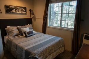 Cinnamon Bear Inn, Mammoth Lakes