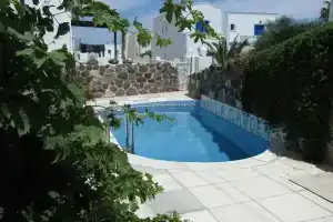 Apartment «Garden», Fira