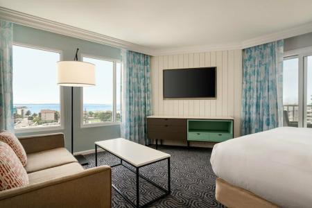 DoubleTree by Hilton Ocean City Oceanfront - 43