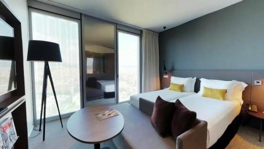 The Level at Melia Barcelona Sky - 81