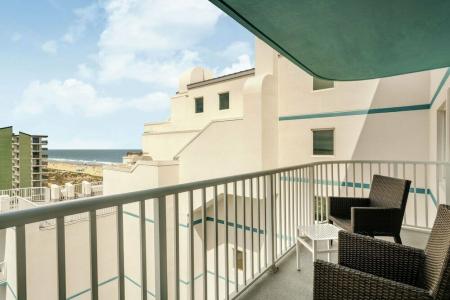 DoubleTree by Hilton Ocean City Oceanfront - 65