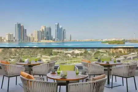 DoubleTree by Hilton Sharjah Waterfront And Residences - 38