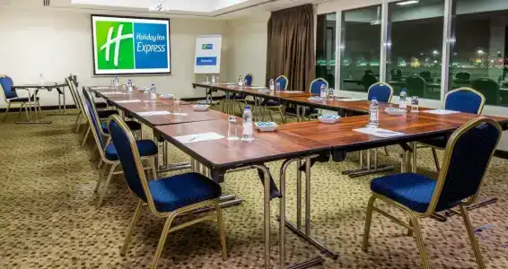 Holiday Inn Express Dubai Airport, an IHG - 77