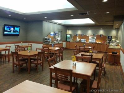 Holiday Inn Express Vancouver-Metrotown (Burnaby) - 68