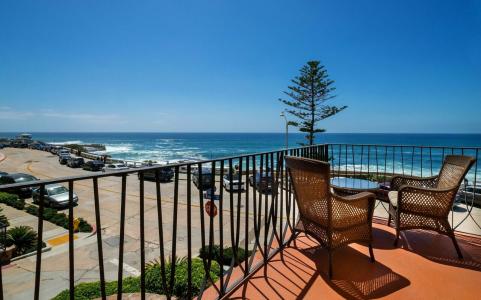 Pantai Inn - 39