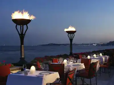 Four Seasons Istanbul at the Bosphorus - 17