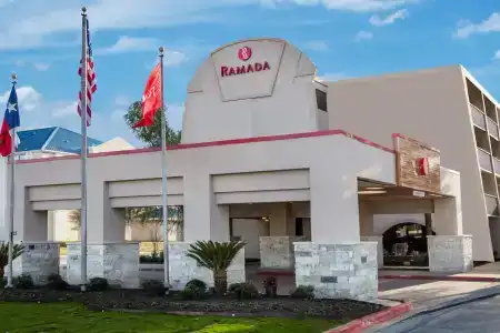 Ramada by Wyndham Austin South - 4