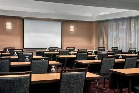 Courtyard By Marriott Jersey City Newport - 11