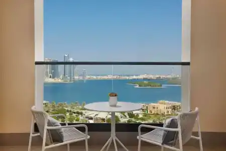 DoubleTree by Hilton Sharjah Waterfront And Residences - 11