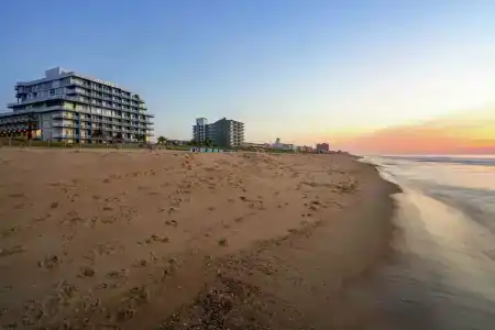 DoubleTree by Hilton Ocean City Oceanfront - 5