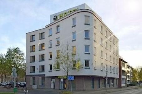 B&B Dusseldorf City-Sud - 54