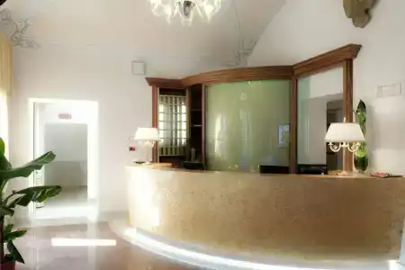 Golden Tower & Spa - 10