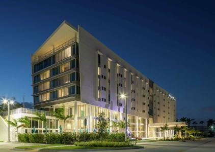 DoubleTree by Hilton Miami Doral - 61