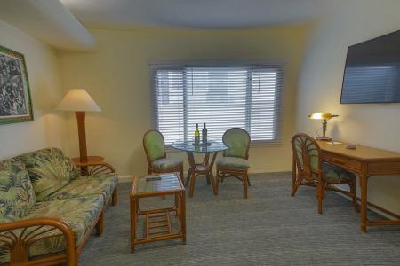 Pantai Inn - 72