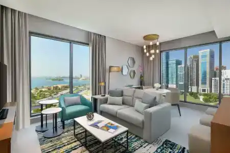 DoubleTree by Hilton Sharjah Waterfront And Residences - 8