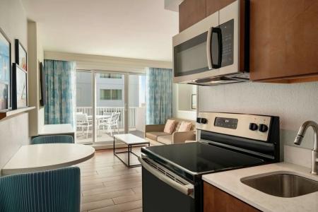 DoubleTree by Hilton Ocean City Oceanfront - 85