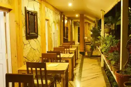 Himalayan Inn - 3