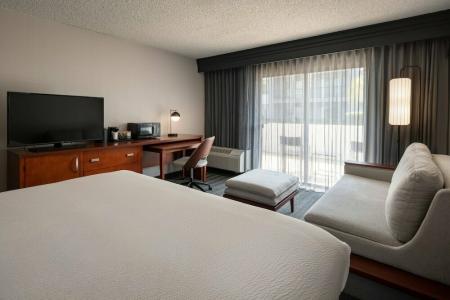 Courtyard by Marriott Fresno - 22