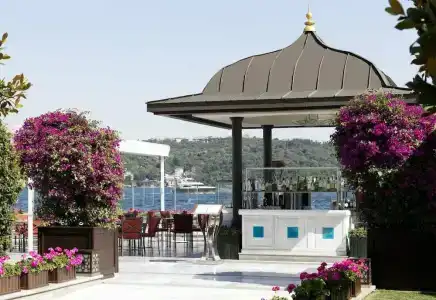 Four Seasons Istanbul at the Bosphorus - 29