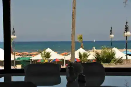 Les Palmiers Beach Boutique & Luxury Apartments - 32