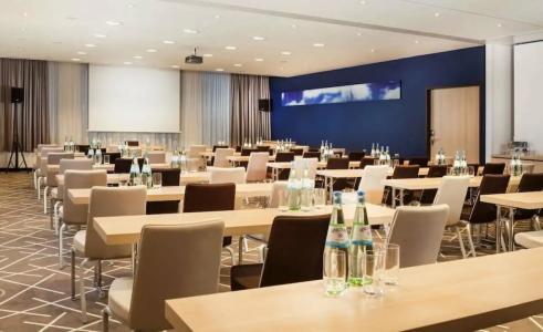 Park Inn by Radisson Stuttgart - 72