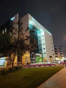 Ibis Styles Dubai Jumeira - 26