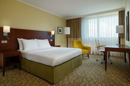 Courtyard by Marriott Dusseldorf Seestern - 25