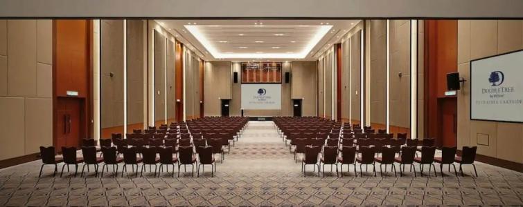 DoubleTree by Hilton Putrajaya Lakeside - 52